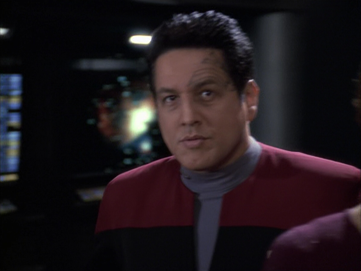 extant_StarTrek_VOY_6x14-Memorial_03252.jpg