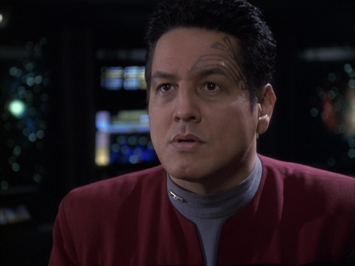 extant_StarTrek_VOY_6x14-Memorial_03282.jpg