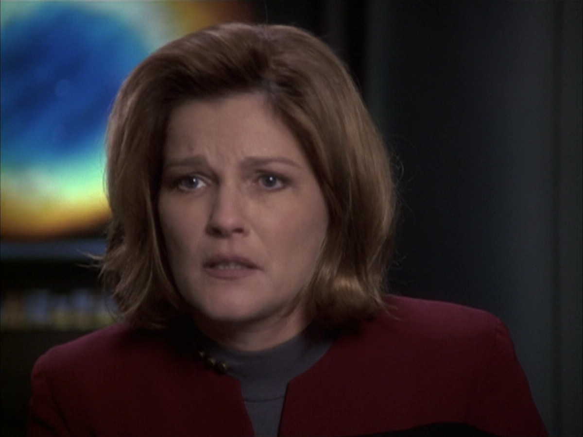 extant_StarTrek_VOY_6x14-Memorial_03292.jpg