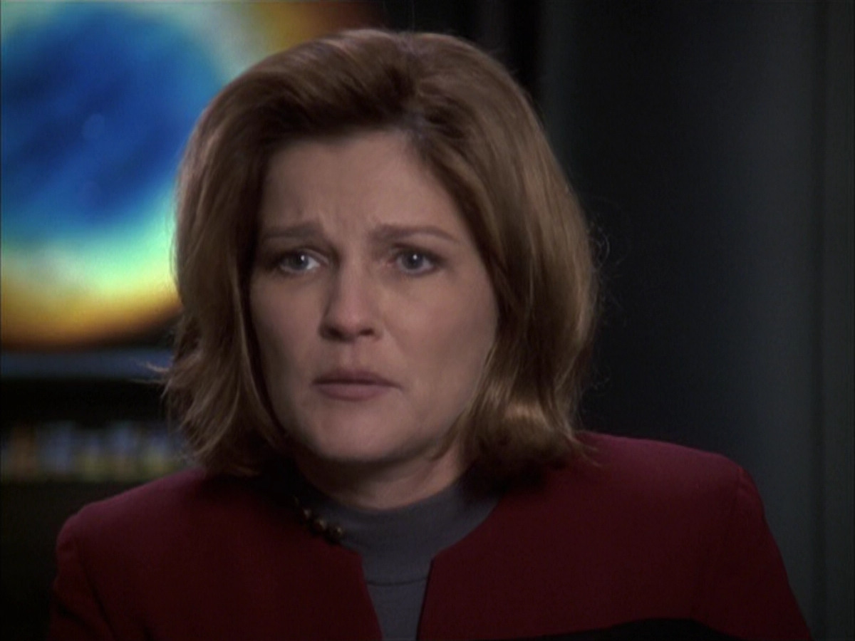 extant_StarTrek_VOY_6x14-Memorial_03293.jpg