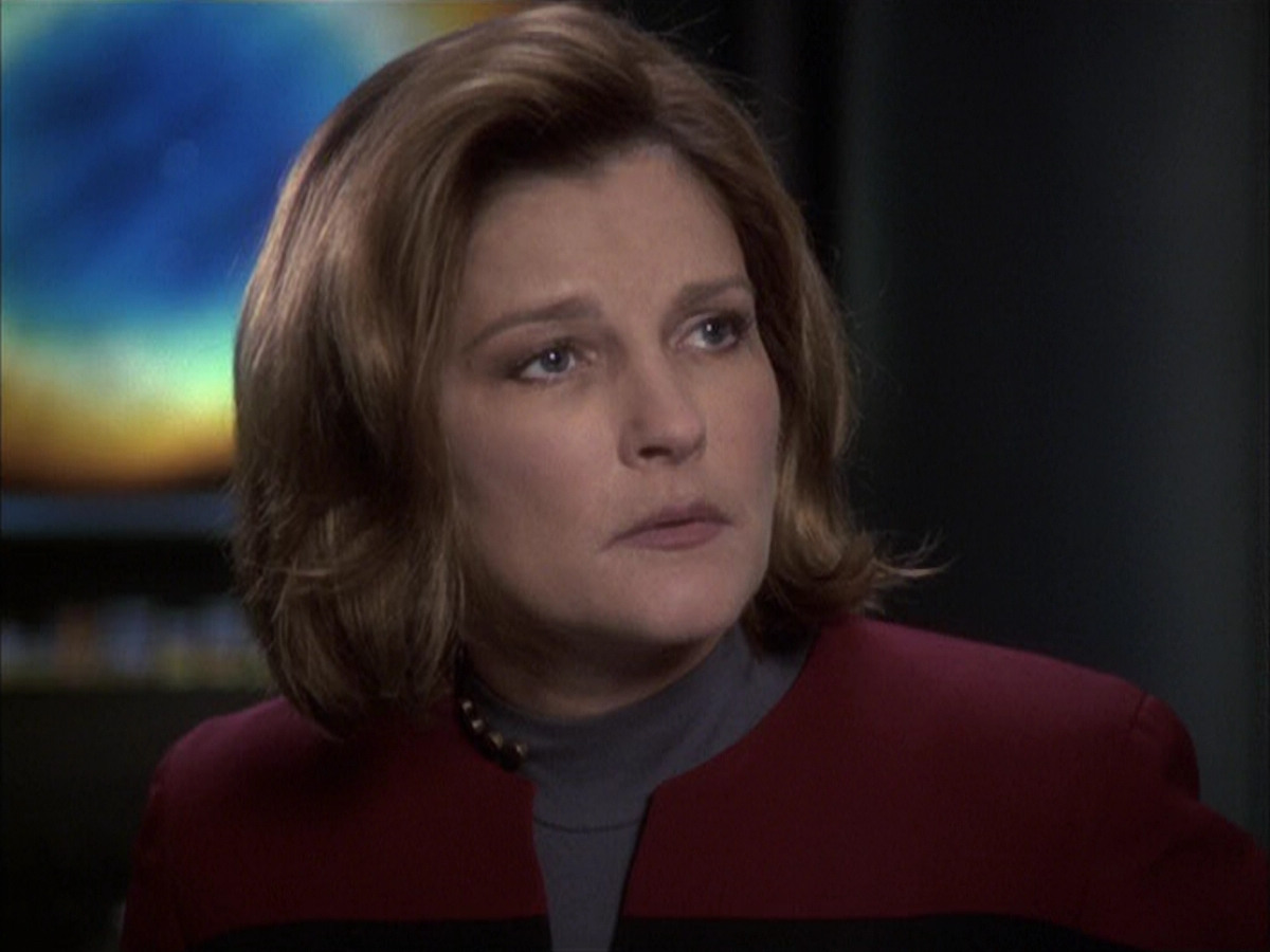 extant_StarTrek_VOY_6x14-Memorial_03324.jpg