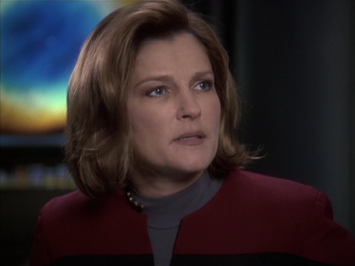 extant_StarTrek_VOY_6x14-Memorial_03330.jpg