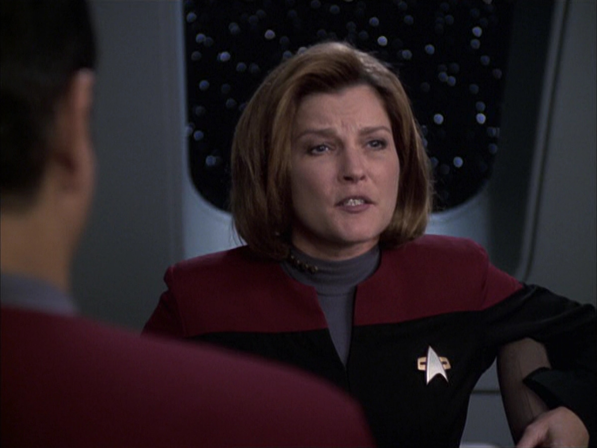 extant_StarTrek_VOY_6x14-Memorial_03449.jpg