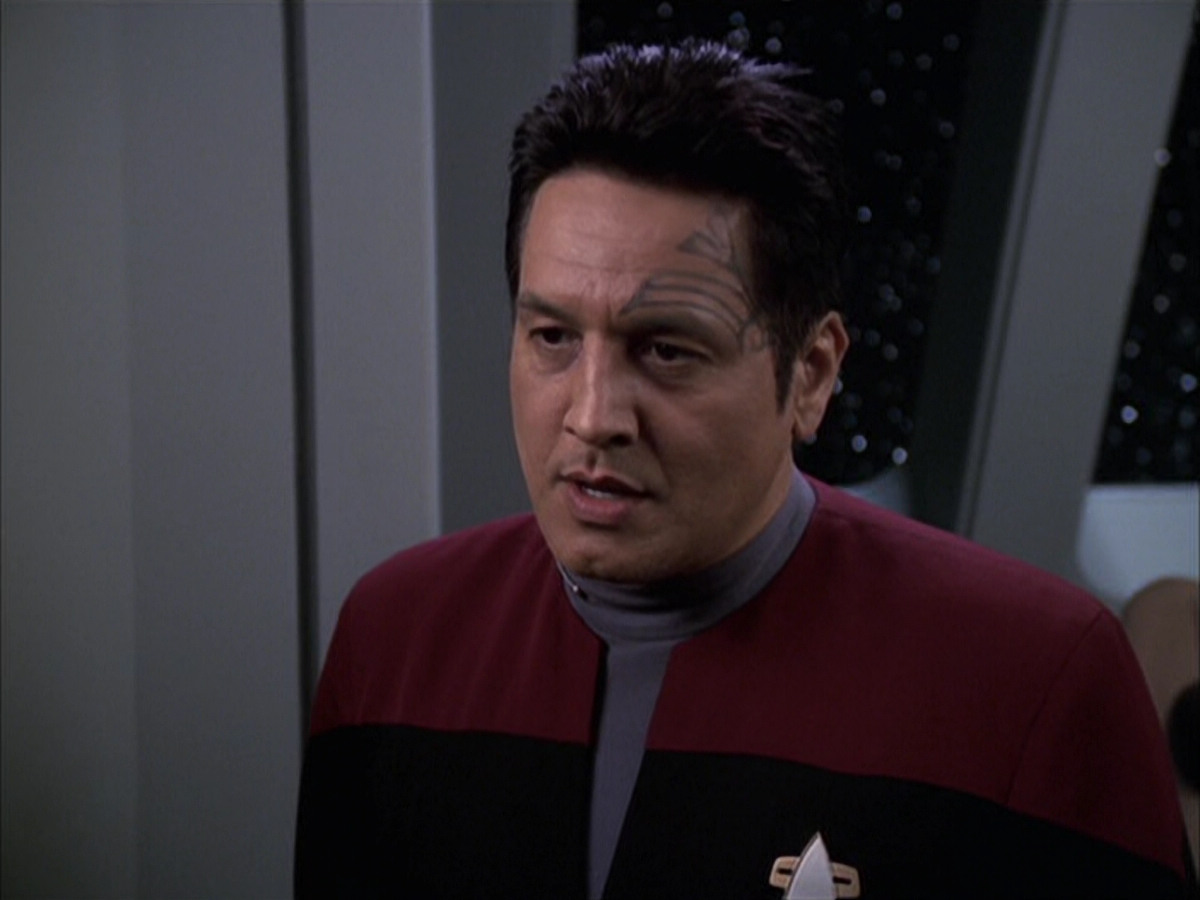 extant_StarTrek_VOY_6x14-Memorial_03467.jpg