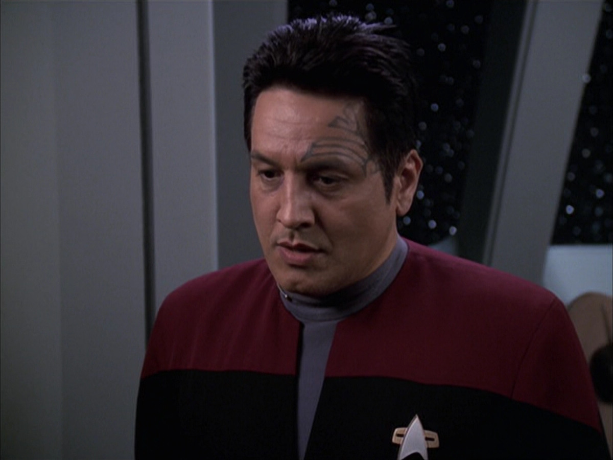 extant_StarTrek_VOY_6x14-Memorial_03508.jpg