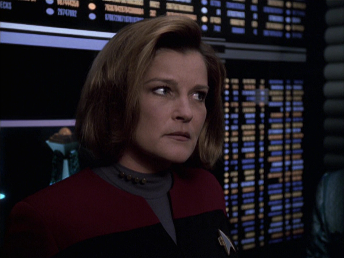 extant_StarTrek_VOY_6x14-Memorial_03510.jpg