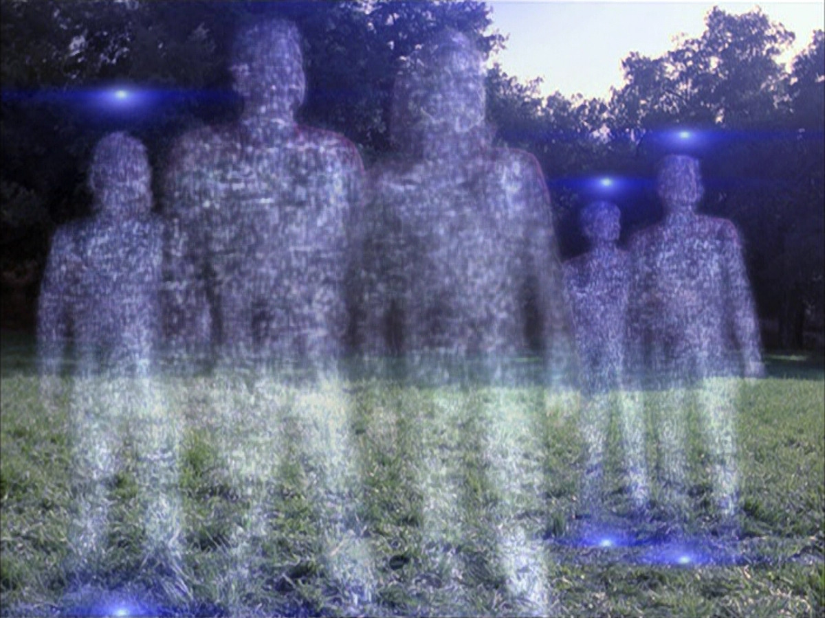 extant_StarTrek_VOY_6x14-Memorial_03614.jpg