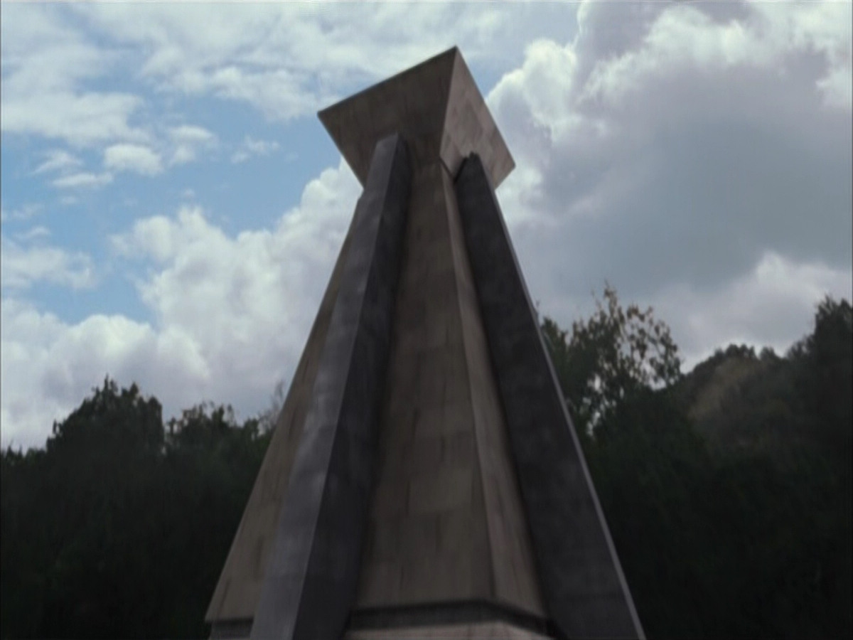 extant_StarTrek_VOY_6x14-Memorial_03622.jpg