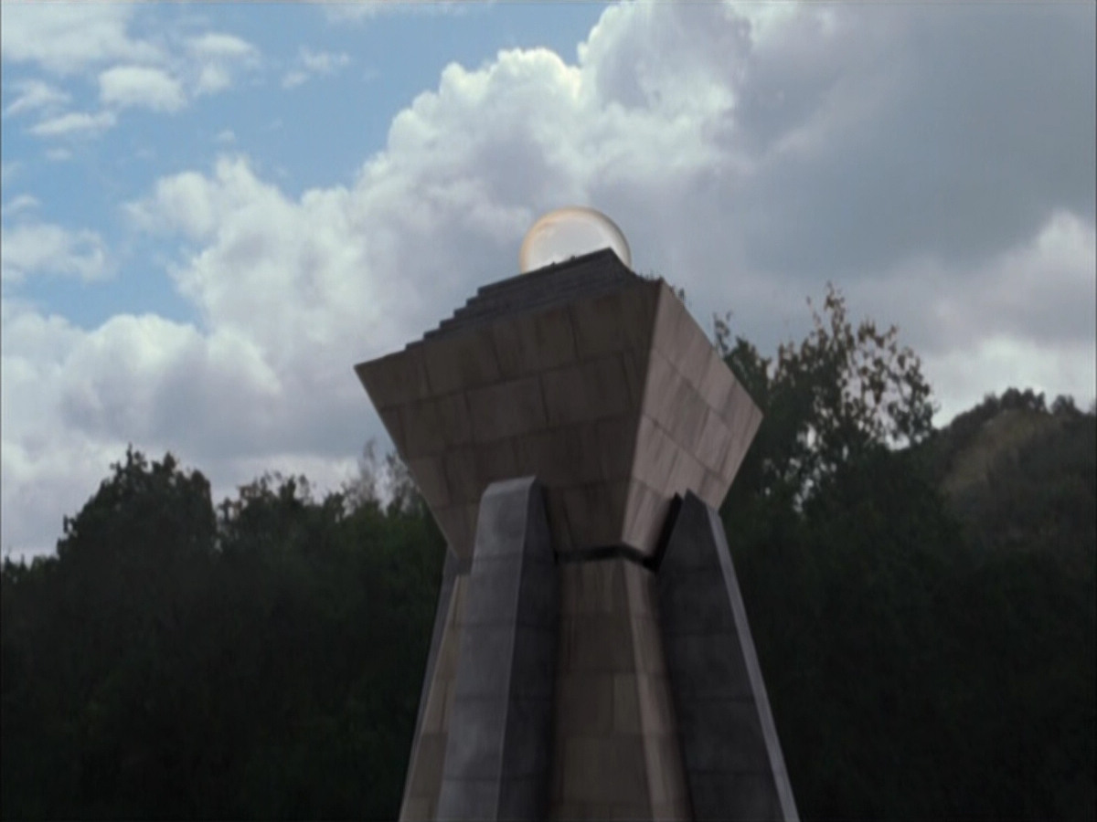 extant_StarTrek_VOY_6x14-Memorial_03627.jpg