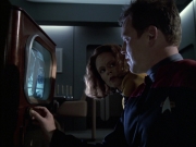 extant_StarTrek_VOY_6x14-Memorial_00667.jpg