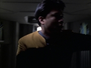 extant_StarTrek_VOY_6x14-Memorial_00758.jpg