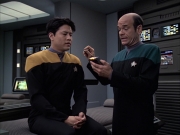 extant_StarTrek_VOY_6x14-Memorial_00771.jpg