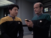 extant_StarTrek_VOY_6x14-Memorial_00774.jpg