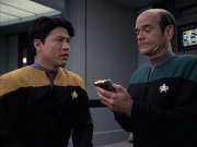 extant_StarTrek_VOY_6x14-Memorial_00775.jpg