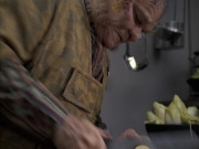 extant_StarTrek_VOY_6x14-Memorial_00824.jpg
