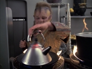 extant_StarTrek_VOY_6x14-Memorial_00833.jpg