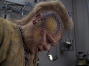 extant_StarTrek_VOY_6x14-Memorial_00889.jpg