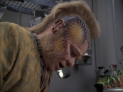 extant_StarTrek_VOY_6x14-Memorial_00903.jpg