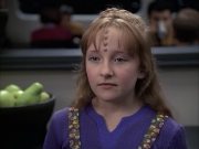 extant_StarTrek_VOY_6x14-Memorial_00908.jpg