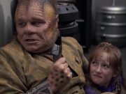 extant_StarTrek_VOY_6x14-Memorial_01089.jpg