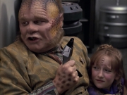 extant_StarTrek_VOY_6x14-Memorial_01091.jpg