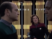 extant_StarTrek_VOY_6x14-Memorial_01284.jpg