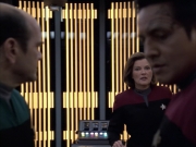 extant_StarTrek_VOY_6x14-Memorial_01285.jpg