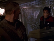 extant_StarTrek_VOY_6x14-Memorial_01552.jpg