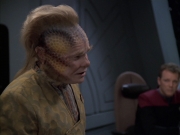extant_StarTrek_VOY_6x14-Memorial_01613.jpg