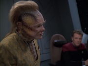 extant_StarTrek_VOY_6x14-Memorial_01615.jpg
