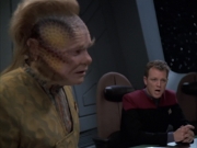 extant_StarTrek_VOY_6x14-Memorial_01617.jpg