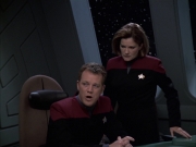 extant_StarTrek_VOY_6x14-Memorial_01623.jpg