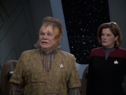 extant_StarTrek_VOY_6x14-Memorial_01688.jpg