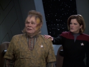 extant_StarTrek_VOY_6x14-Memorial_01689.jpg