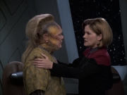 extant_StarTrek_VOY_6x14-Memorial_01691.jpg