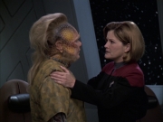 extant_StarTrek_VOY_6x14-Memorial_01693.jpg