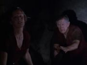extant_StarTrek_VOY_6x14-Memorial_01864.jpg