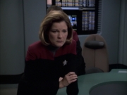 extant_StarTrek_VOY_6x14-Memorial_01904.jpg