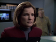 extant_StarTrek_VOY_6x14-Memorial_01910.jpg