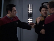 extant_StarTrek_VOY_6x14-Memorial_01912.jpg