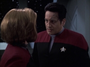extant_StarTrek_VOY_6x14-Memorial_01917.jpg