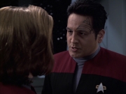 extant_StarTrek_VOY_6x14-Memorial_01921.jpg