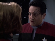 extant_StarTrek_VOY_6x14-Memorial_01922.jpg