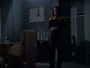 extant_StarTrek_VOY_6x14-Memorial_01962.jpg