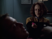 extant_StarTrek_VOY_6x14-Memorial_01984.jpg