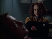 extant_StarTrek_VOY_6x14-Memorial_01998.jpg