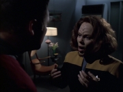 extant_StarTrek_VOY_6x14-Memorial_02067.jpg
