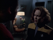 extant_StarTrek_VOY_6x14-Memorial_02069.jpg