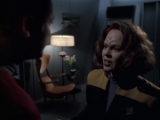 extant_StarTrek_VOY_6x14-Memorial_02073.jpg