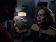 extant_StarTrek_VOY_6x14-Memorial_02077.jpg